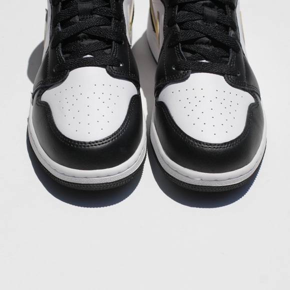 air jordan 1 mid gs white pollen black